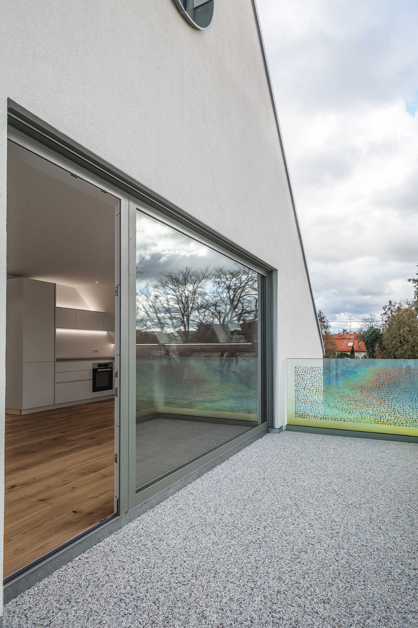 Projekt in der Michael Kohlhaas Straße in Fürstenfeldbruck // Ansicht Balkon im Dachgeschoss